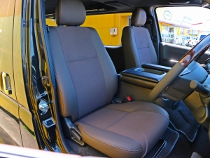 ハイエースバン新車：ハイエースバン４ＷＤ