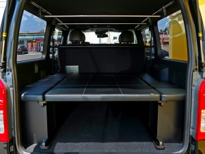 ハイエースバン新車：ハイエースバン４ＷＤ
