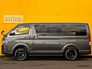 ハイエースバン新車：ハイエースバン４WD