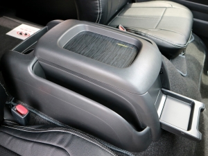ハイエースワゴン新車：ハイエースワゴン　グランドキャビン　２ＷＤ