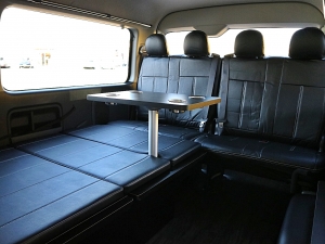 ハイエースワゴン車中泊　ピクニック　ベッドキット