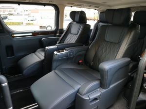 ハイエースワゴン新車アウトレット東京モーターショー　ハイエース300系　新型
