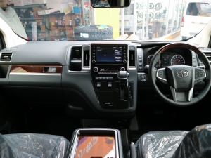 ハイエースワゴン新車アウトレット東京モーターショー　ハイエース300系　新型