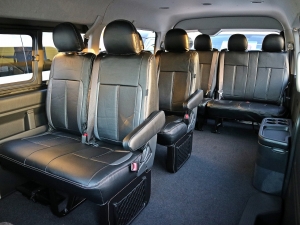 ハイエースワゴン１０人乗り　３ナンバー　カスタム新車