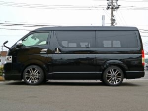 ハイエースワゴン１０人乗り　３ナンバー　カスタム新車