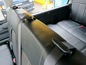 ハイエースワゴン内装カスタム　スライドレール　車中泊