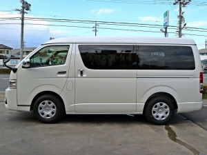 ハイエースワゴン内装カスタム　スライドレール　車中泊