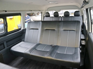 ハイエースワゴン内装カスタム　スライドレール　車中泊