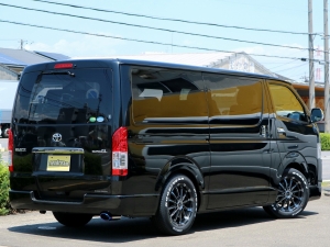ハイエースバン車中泊　８人乗り　フラットベッド