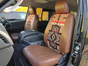ハイエースワゴン１０人乗り　車中泊　ベッドキット