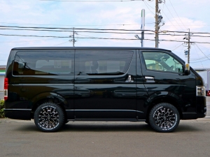 ハイエースバン新車　一部改良後　ディーゼル四駆