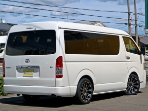 ハイエースワゴン新車コンプリート　ハイエースワゴン２ＷＤ