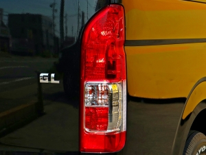ハイエースワゴン車中泊　ピクニック　ベッドキット