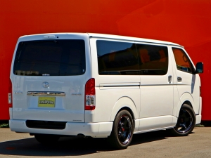 ハイエースバンバン　カスタム　ホイール　エアロ　新車