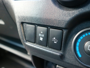 ハイエースバンスパロン　4WD　ディーゼル　特設パールホワイト