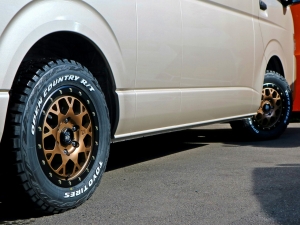 ハイエースバンスパロン　4WD　ディーゼル　特設パールホワイト