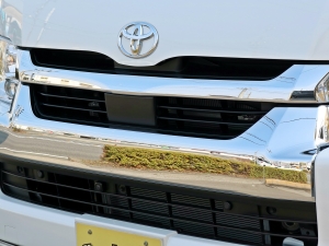 ハイエースワゴン内装架装　車中泊　ベッド　キャンピングカー