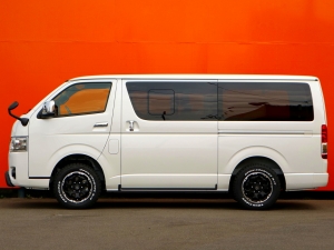 ハイエースバン車中泊　バンライフベッド　キャンピングカー