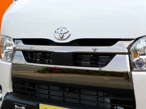 ハイエースバン車中泊　バンライフベッド　キャンピングカー