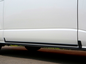 ハイエースバン車中泊　バンライフベッド　キャンピングカー