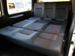 ハイエースバンアウトドア　キャンプ　車中泊　バンライフ　１BOX　ベッド　キャンピングカー