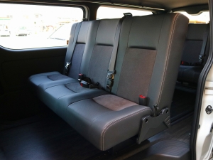 ハイエースバンアウトドア　キャンプ　車中泊　バンライフ　１BOX　ベッド　キャンピングカー