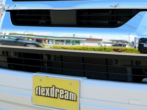 ハイエースワゴン内装架装　車中泊　　ベッド　キャンピングカー