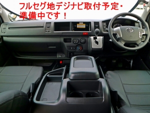 ハイエースバンスパロン　4WD　ディーゼル　パールホワイト