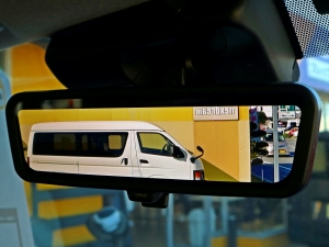 ハイエースワゴンキャンプ　車中泊　アウトドア　レジャー　内装架装