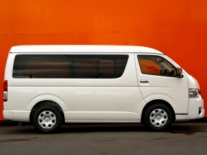 ハイエースワゴンキャンプ　車中泊　アウトドア　レジャー　内装架装