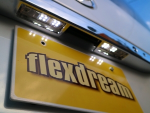 ハイエースワゴンキャンプ　車中泊　アウトドア　レジャー　内装架装