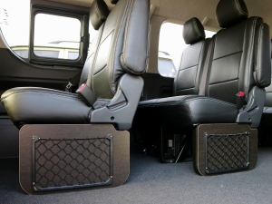 ハイエースワゴンキャンプ　車中泊　アウトドア　レジャー　内装架装