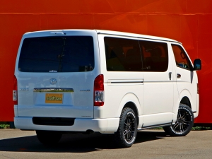 ハイエースバンキャンプ　車中泊　アウトドア　レジャー　内装架装