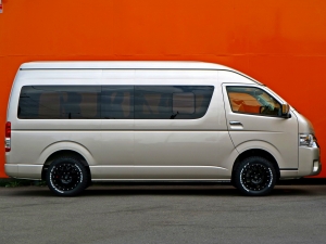 ハイエースワゴンアウトドア　キャンプ　車中泊　バンライフ　１BOX　ベッド　キャンピングカー