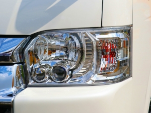 ハイエースワゴンキャンプ　車中泊　アウトドア　レジャー　内装架装