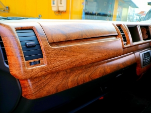 ハイエースワゴンキャンプ　車中泊　アウトドア　レジャー　内装架装
