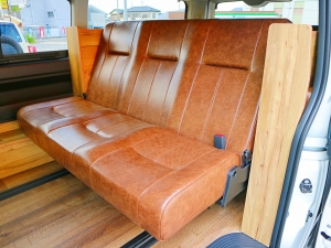 ハイエースワゴンキャンプ　車中泊　アウトドア　レジャー　内装架装