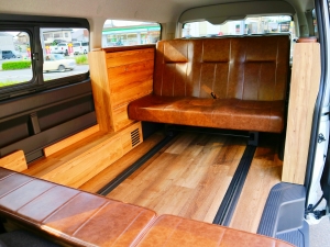 ハイエースワゴンキャンプ　車中泊　アウトドア　レジャー　内装架装
