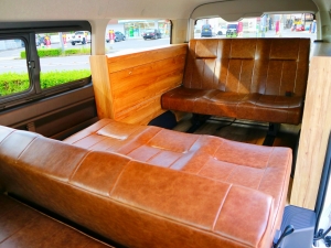 ハイエースワゴンキャンプ　車中泊　アウトドア　レジャー　内装架装