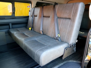ハイエースワゴンキャンプ　車中泊　アウトドア　レジャー　内装架装