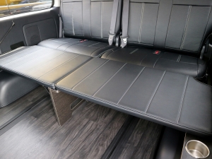 ハイエースワゴンアウトドア　キャンプ　車中泊　バンライフ　１BOX　ベッド　キャンピングカー