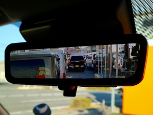 ハイエースバンキャンプ　車中泊　アウトドア　レジャー　内装架装