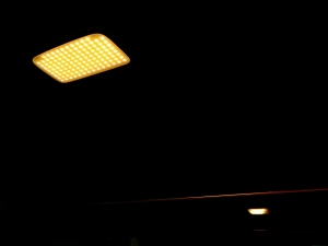 ハイエースバンキャンプ　車中泊　アウトドア　レジャー　内装架装