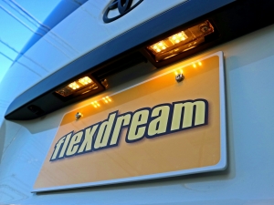 ハイエースバンキャンプ　車中泊　アウトドア　レジャー　内装架装