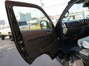 ハイエースバンキャンプ　車中泊　アウトドア　レジャー　内装架装