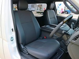 ハイエースバンキャンプ　車中泊　アウトドア　レジャー　内装架装