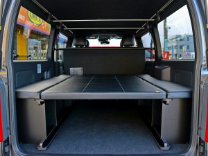 ハイエースバンキャンプ　車中泊　アウトドア　レジャー　内装架装