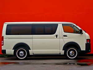 ハイエースバンキャンプ　車中泊　アウトドア　レジャー　内装架装