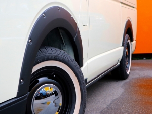 ハイエースバンキャンプ　車中泊　アウトドア　レジャー　内装架装