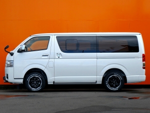 ハイエースバンキャンプ　車中泊　アウトドア　レジャー　内装架装